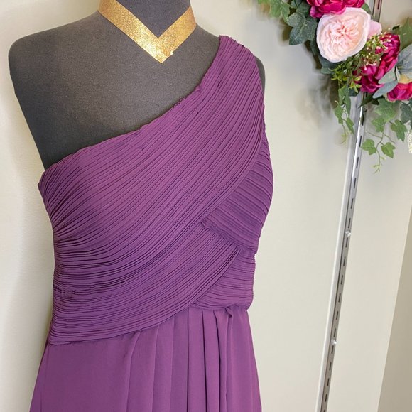 Stunning Plus Size - 14, Mori Lee Formal Gown - Picture 2 of 7